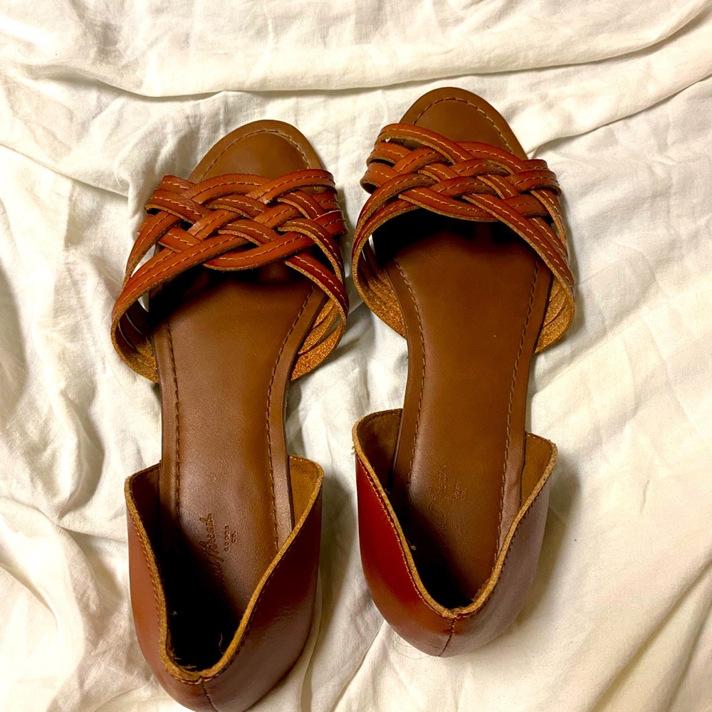 Universal Thread Braided Flats - Faux Leather size 9.